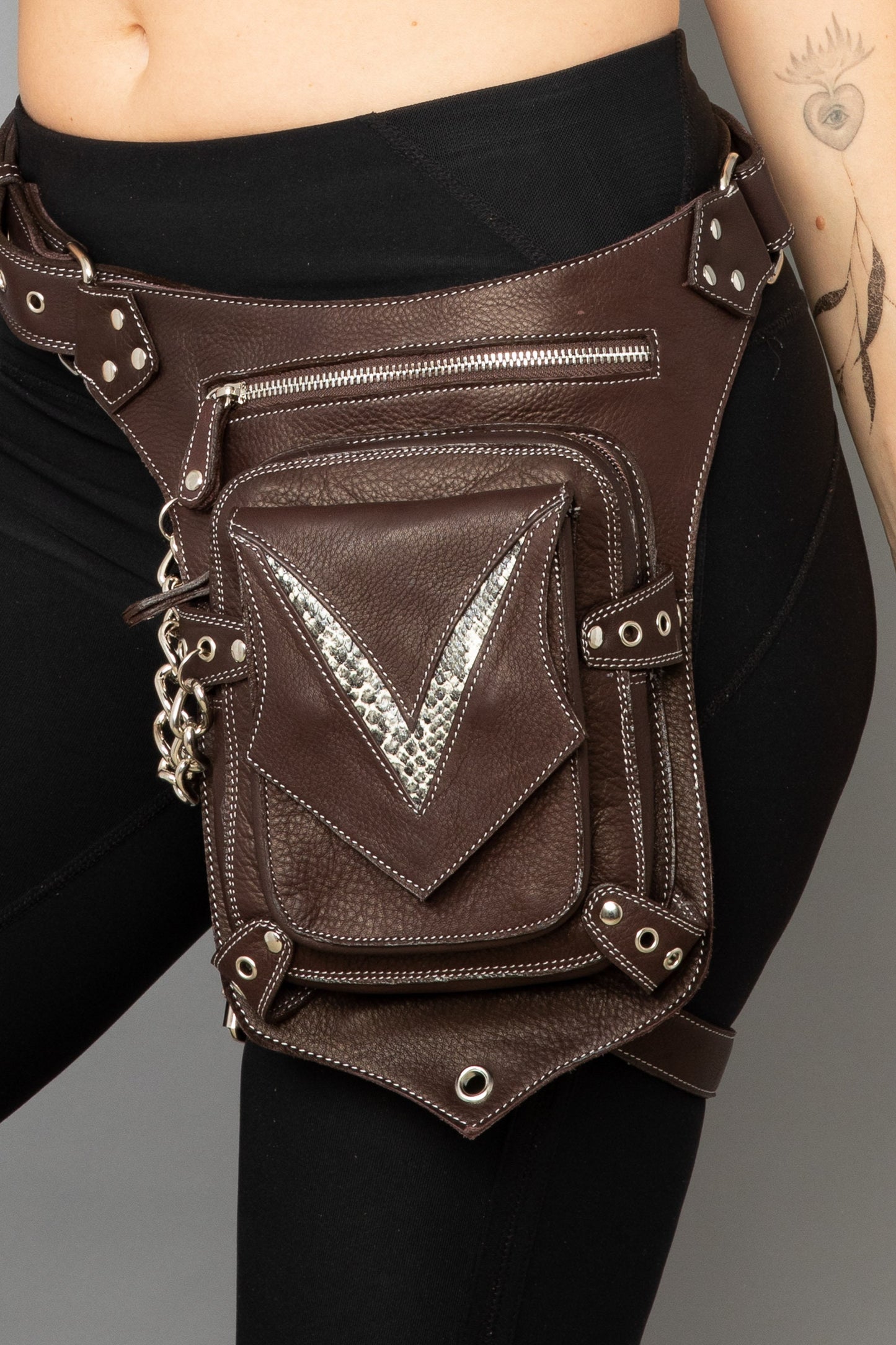 Brown Leather Leg Holster, Genuine Leather Drop Leg Bag, Burning Man Leg Holster, Motorcycle Thigh Bag