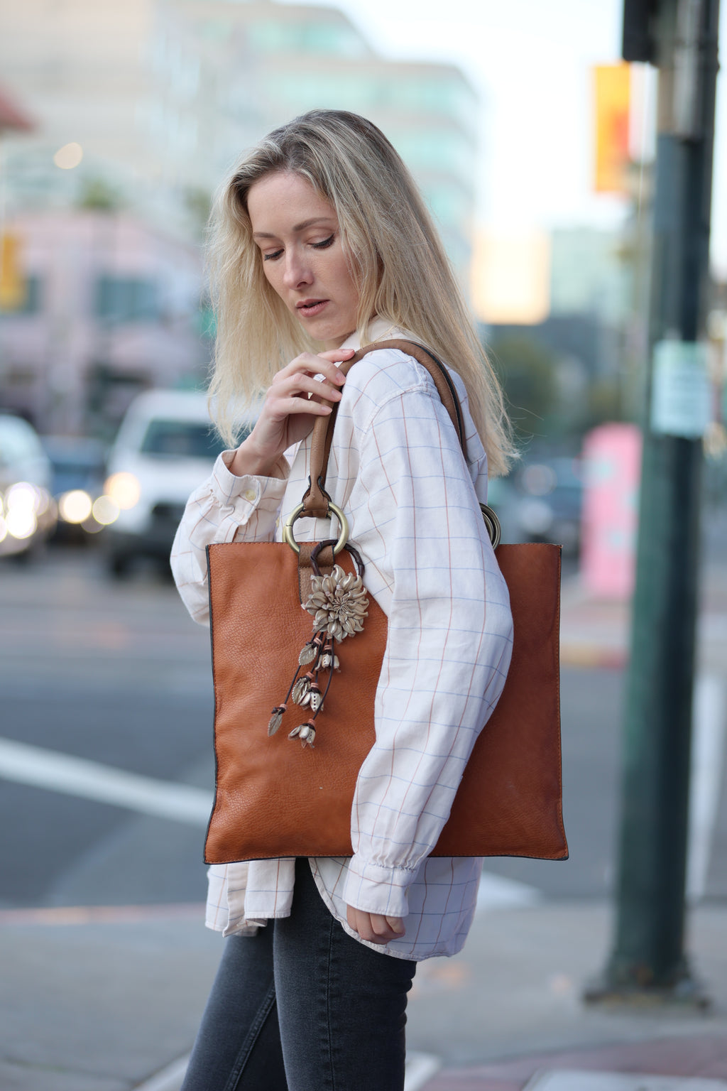 Chic Leather Flower Charm Keychain Ring | Handbag and Purse Designer Tassel Embellishment | Rearview Mirror Charm | Gift Package Faux Bow